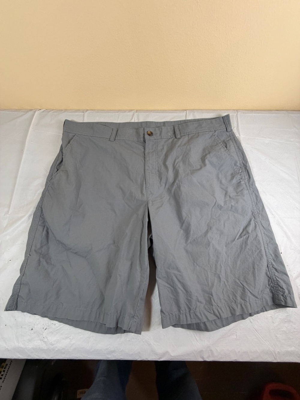 Columbia Men's Gray Flat Front Casual Shorts